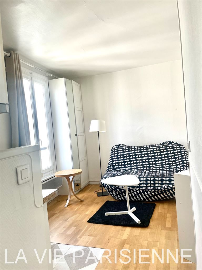 studio en location sur PARIS (75009)
