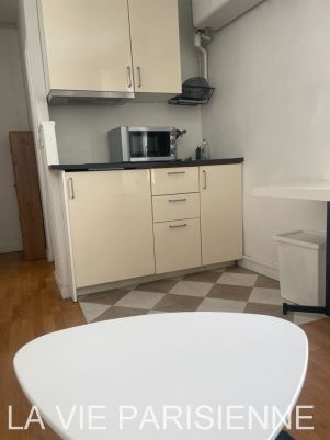 studio en location sur PARIS (75009)