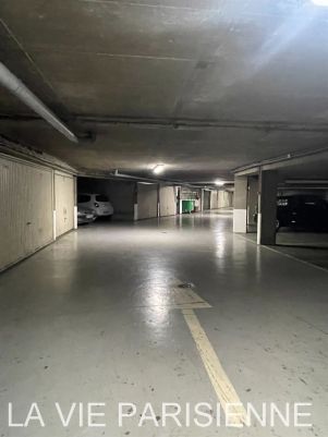 parking intérieur en location sur PARIS (75015)