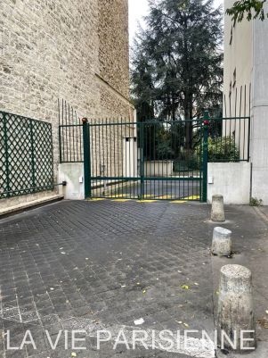 parking intérieur en location sur PARIS (75015)